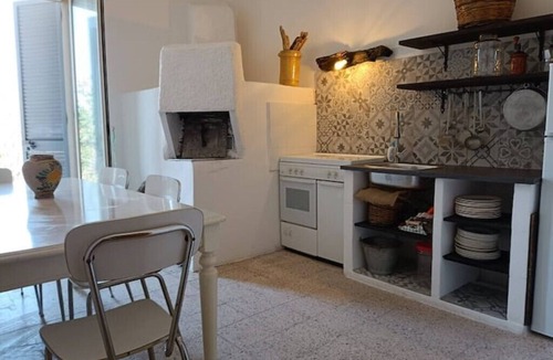 Solicchiata House | Aunt Pina's Palmento. Quiet house with garden at the foot of Mount Etna.