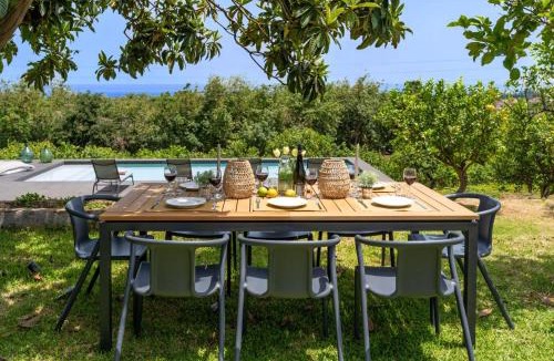 Coste House | Avocado Garten