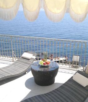 Santa Tecla Bed & Breakfast | B&B Acireale - Il Cavalluccio Marino Fronte Mare