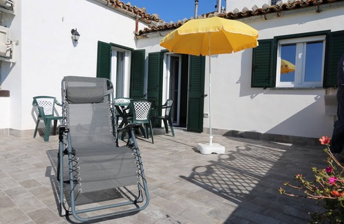 Atessa Apartment | B&B Ex Albergo Centrale Atessa with Mountain View, Wi-Fi, and Air Conditioning