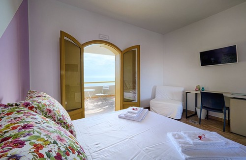 Punta Braccetto Bed & Breakfast | B&B Il Varo a mare