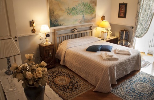 Cava de' Tirreni Bed & Breakfast | B&B L'Incanto, The b&b in the historic center. Just 2 km from the Amalfi Coast!