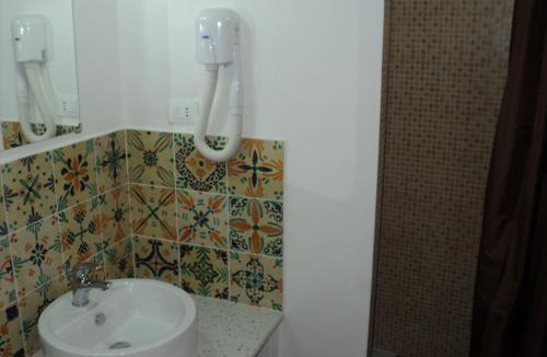 Santa Marina Salina Bed & Breakfast | B&B La Goletta di Salina
