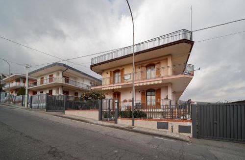 Zafferana Etnea Bed & Breakfast | B&B Le Tre rose dell'Etna