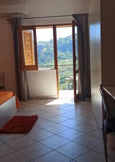 Longi Bed & Breakfast | B&B Serena
