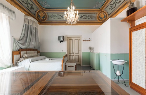 Leni Bed & Breakfast | B&B Villa Pittorino: Giuliana Room in Salina cir 19083037C100309