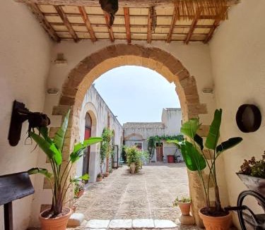 Trapani House | Baglio Fontanasalsa Agriturismo