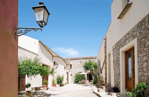 Buseto Palizzolo House | Baglio Maranzano Titi