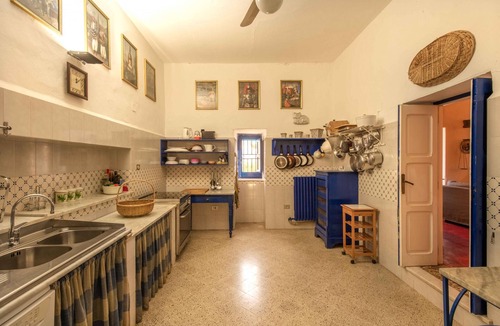 Scillato Villa | Baglio Scannale con piscina by Wonderful Italy