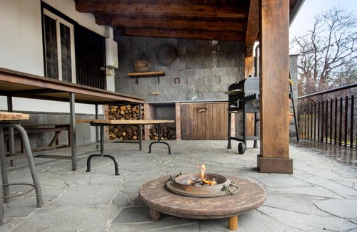 Milo House | Baite Etna Bottino