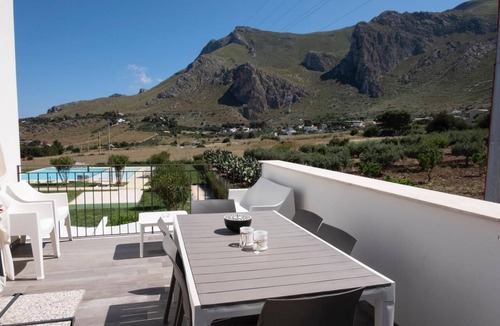 Macari Villa | Bambu House with swimming pool in Macari