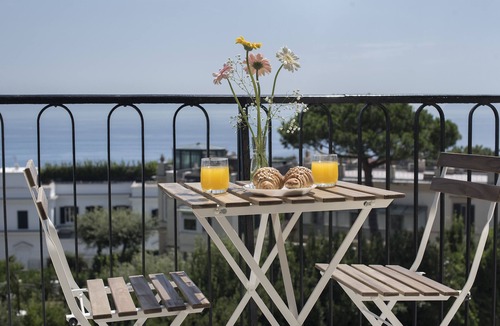 Posillipo House | BayView Posillipo - Luxury Terrace & Private Parking, up to 8 guests