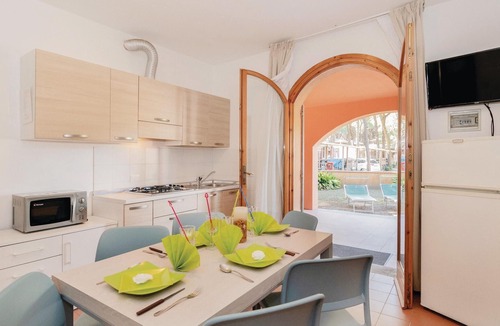 Lido di Spina House | Beach front home in Lido di Spina FE with outdoor swimming pool