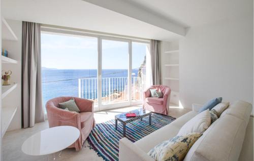 Scilla House | Beach Front Home In Scilla With Wifi