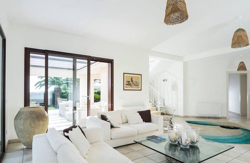 Fontane Bianche Villa | Beach front villa in Fontane Bianche