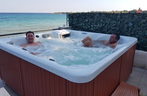 Fontane Bianche House | Beach house/villa in Fontane Bianche, Syracuse, directly by the sea with Jacuzzi