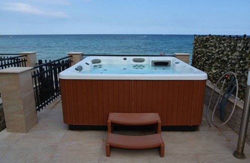 Fontane Bianche House | Beach house/villa in Fontane Bianche, Syracuse, directly by the sea with Jacuzzi
