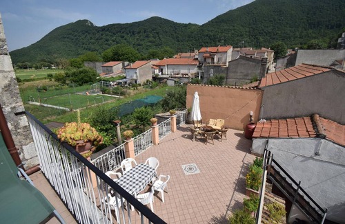 Conca Casale Apartment | Beautiful apartment in Conca Casale with house a mountain view