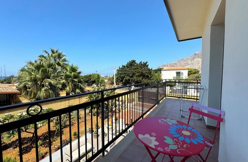 Capaci Apartment | BEAUTIFUL apartment A FEW STEPS from the sea!