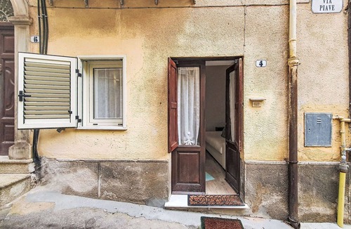 Caronia Apartment | Beautiful apartment for 2 guests with A/C, WIFI, TV and balcony