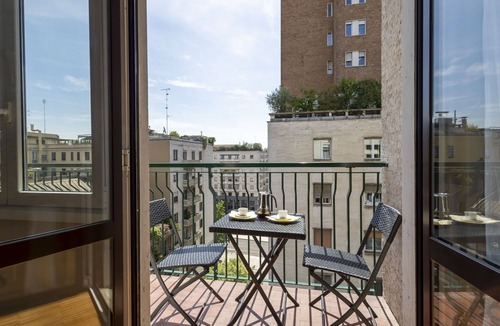 Centro Direzionale Apartment | Beautiful apartment for 6 guests with A/C, WIFI, TV and balcony