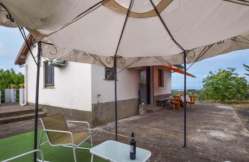 Bronte House | Beautiful home in Bronte with WiFi