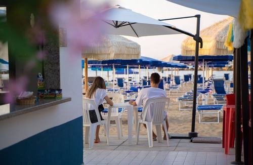 Francavilla al Mare Apartment | Beautiful apartment for 4 people with A/C, WIFI, TV and terrace