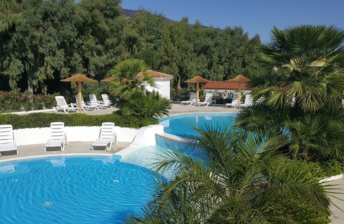 San Giorgio House | Beautiful one bedroom villa directly on the sea, pool, culture and relax ....