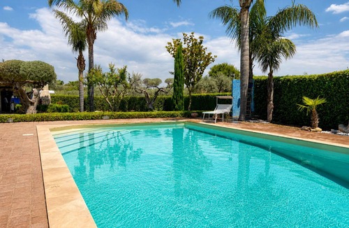 Chiaramonte Gulfi Villa | Beautiful private villa for 6 guests with A/C, private pool, WIFI, TV, patio and panoramic view