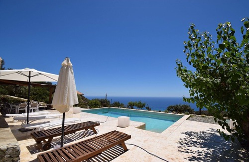 Roccella Jonica Villa | Beautiful private villa with A/C, private pool, WIFI, TV, patio, pets allowed and panoramic view