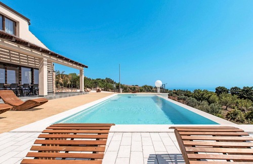 Scopello Villa | Beautiful private villa for 15 people with WIFI, private pool, A/C, TV and terrace
