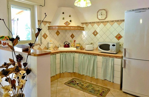 Mockarta Villa | Beautiful private villa for 7 guests with private pool, A/C, WIFI, TV, patio and parking