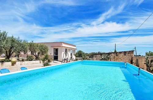 Augusta House | Beautiful private villa with private pool, WIFI, A/C, TV, patio, pets allowed and parking