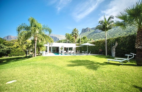 Terrasini Villa | Beautiful private villa for 4 guests with WIFI, A/C, private pool, TV and pets allowed
