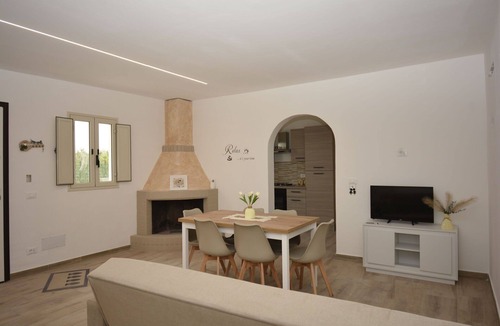 Comiso Villa | Beautiful private villa for 6 people with private pool, A/C, WIFI, patio and pets allowed