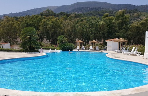 San Giorgio House | Beautiful two-room villa, right on the sea, swimming in the pool, culture and relaxation.