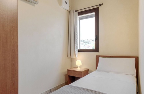 Marina di Ragusa House | Beautiful villa for 4 guests with A/C, private pool, WIFI, TV, veranda and parking