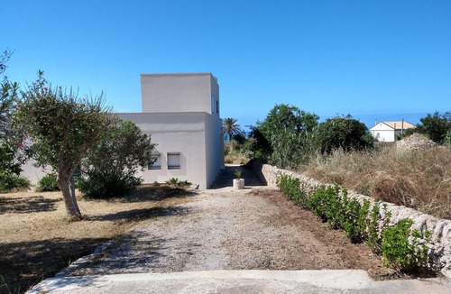 Cava dʼAliga Villa | Beautiful Villa in Sicily facing the sea of Cava d'Aliga