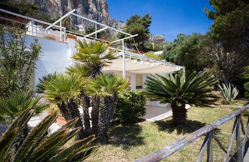 Palermo Villa | Beautiful villa on the sea with private access and direct to the sea, 20 mt. distance