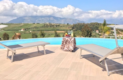 Partinico Villa | BEAUTIFUL VILLA WITH POOL