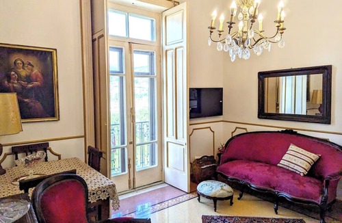 Salerno Bed & Breakfast | Bed and Breakfast 'Royal Salerno Central' with Mountain View, Wi-Fi and Air Conditioning
