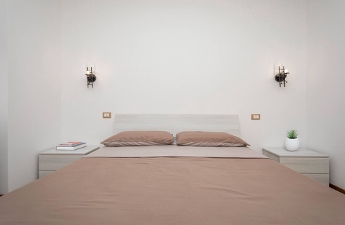 Bronte Bed & Breakfast | Bed and Breakfast 'Sentiti A Casa' with Wi-Fi and Air Conditioning