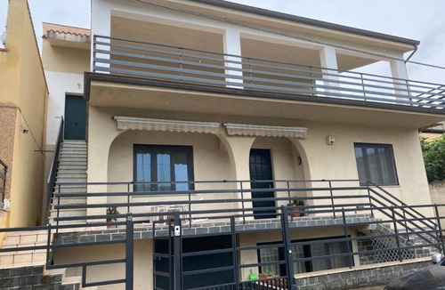Aspra House | Belvilla by OYO CasaAmare