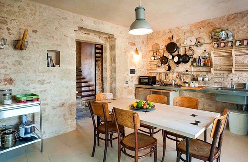 Ragusa House | Belvilla by OYO Le Edicole