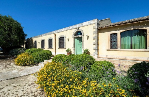 Carrozziere House | Belvilla by OYO Villa del Sirio