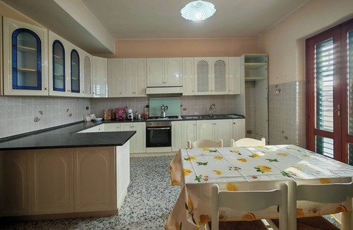 Cinquefrondi Apartment | Between the sea and the mountains