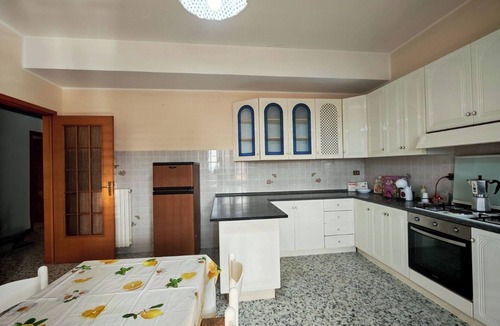Cinquefrondi Apartment | Between the sea and the mountains
