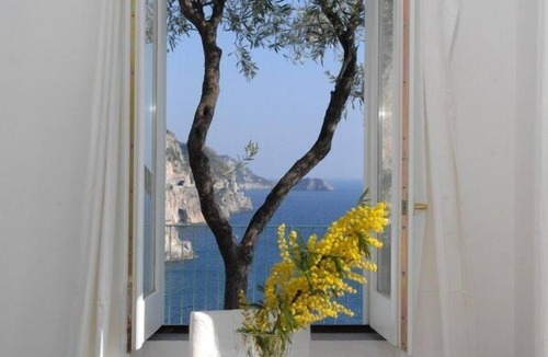Furore Villa | Blessed villa directly on the sea.