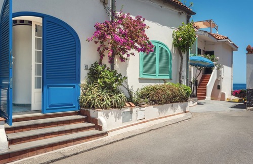 Pozzillo House | Blue 54 - Seaside house with terraces overlooking the sea, Etna and Taormina