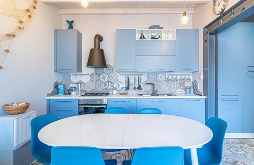Portopalo di Capo Passero Apartment | Blue House Apartment with Terrace, Sea View, Wi-Fi and Air Conditioning
